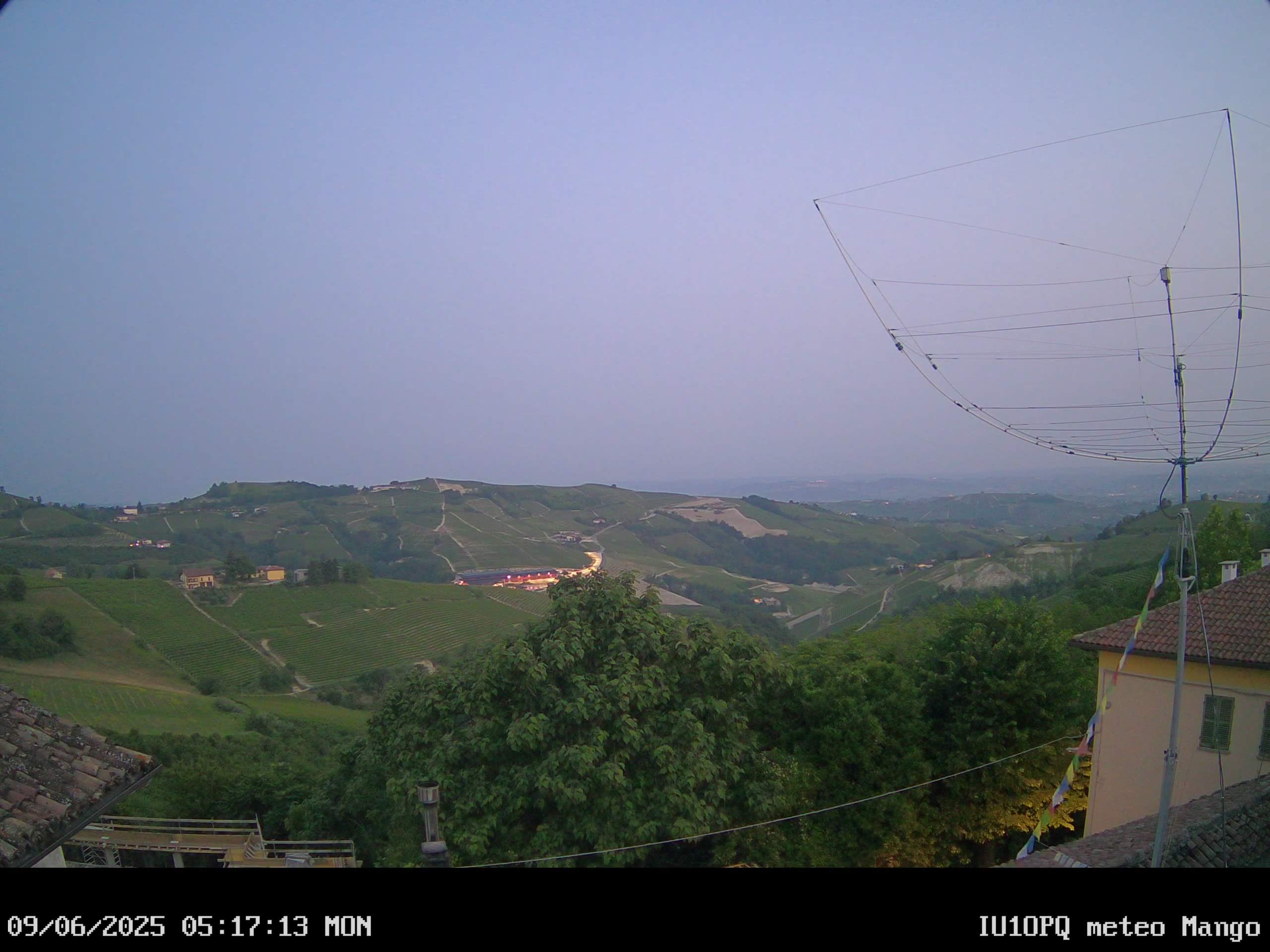 immagine della webcam nei dintorni di Benevello: webcam Mango