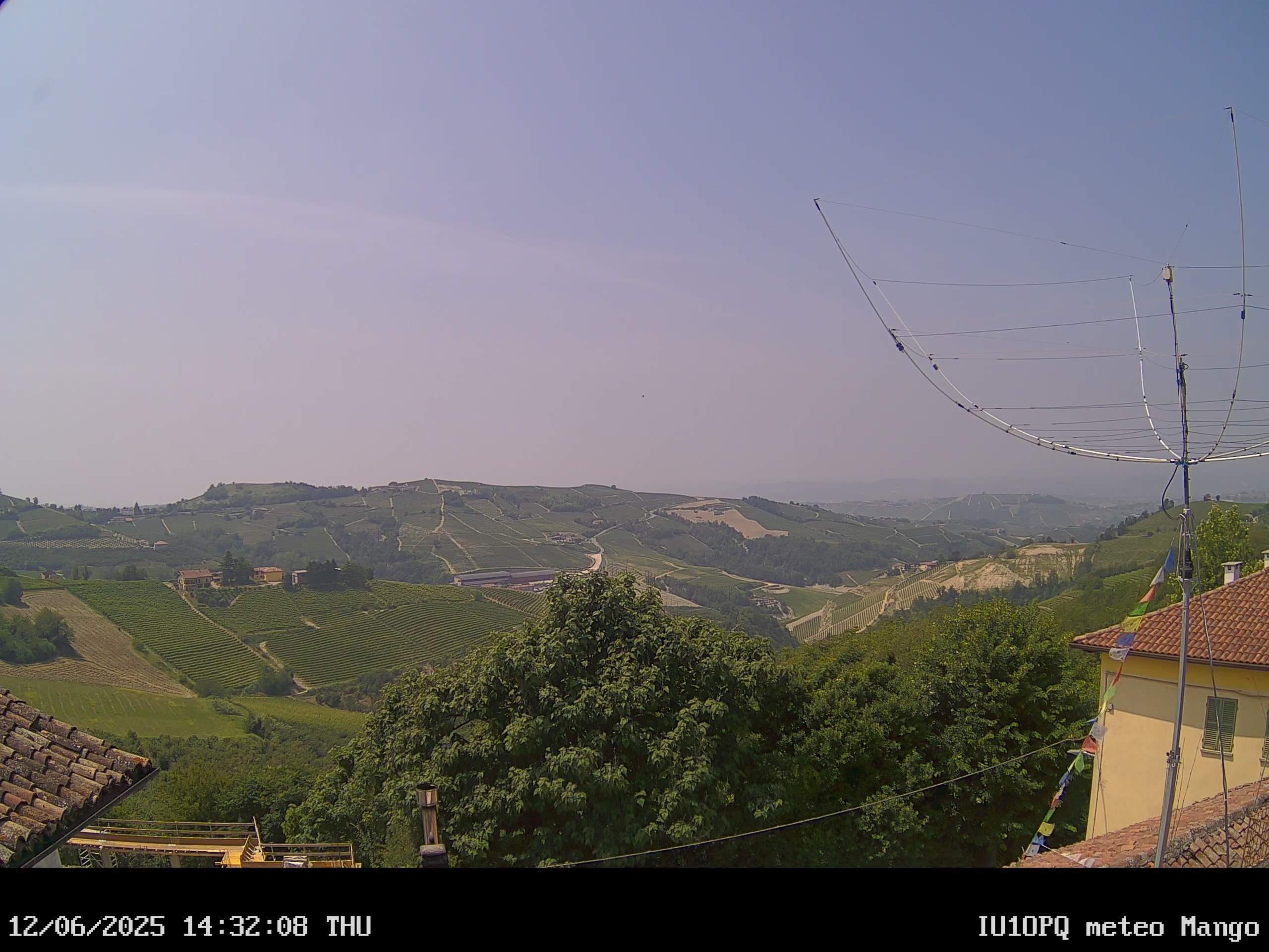 immagine della webcam nei dintorni di Cossano Belbo: webcam Mango