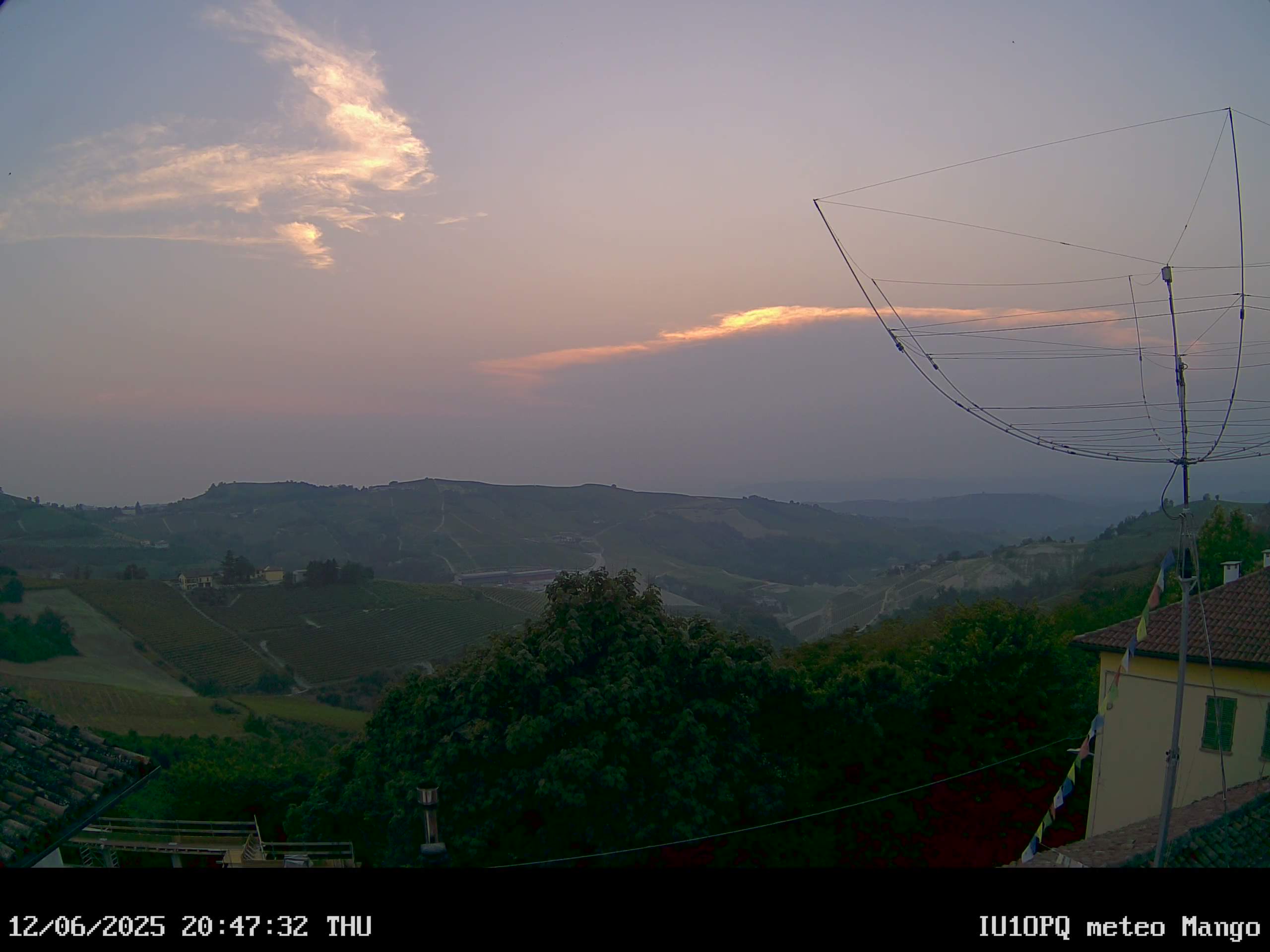 immagine della webcam nei dintorni di Cossano Belbo: webcam Mango