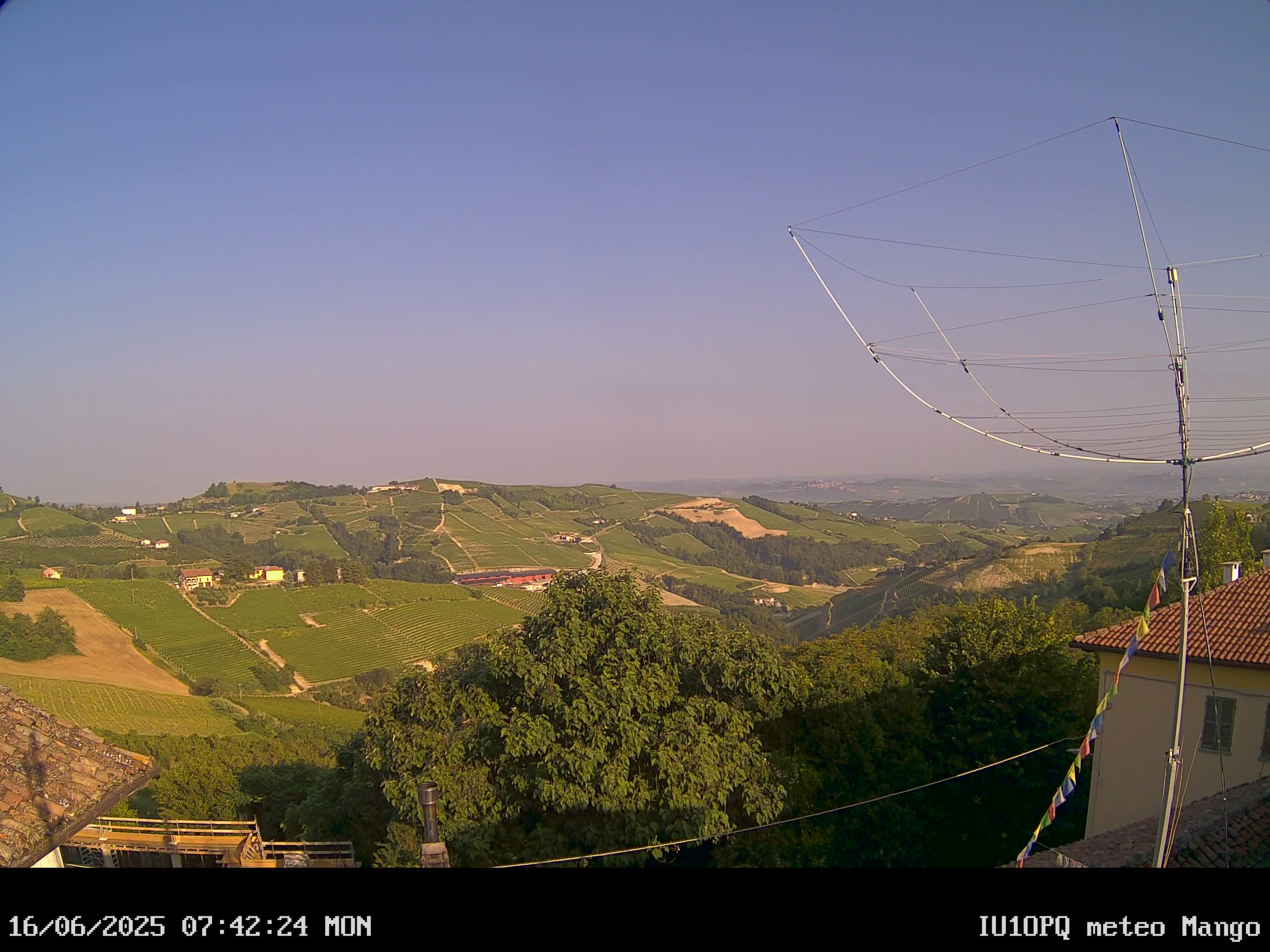 immagine della webcam nei dintorni di Corneliano d'Alba: webcam Mango