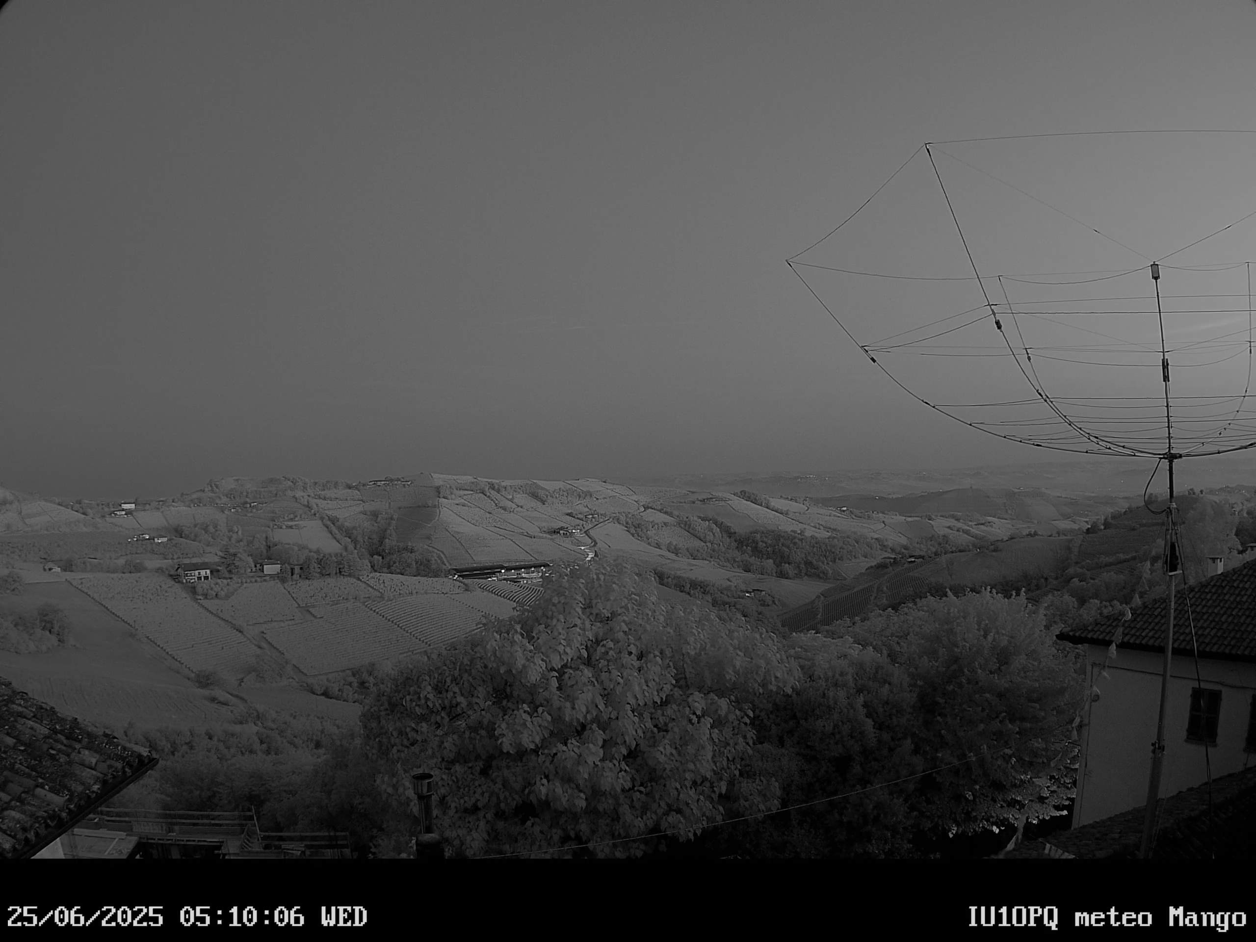 immagine della webcam nei dintorni di Lequio Berria: webcam Mango