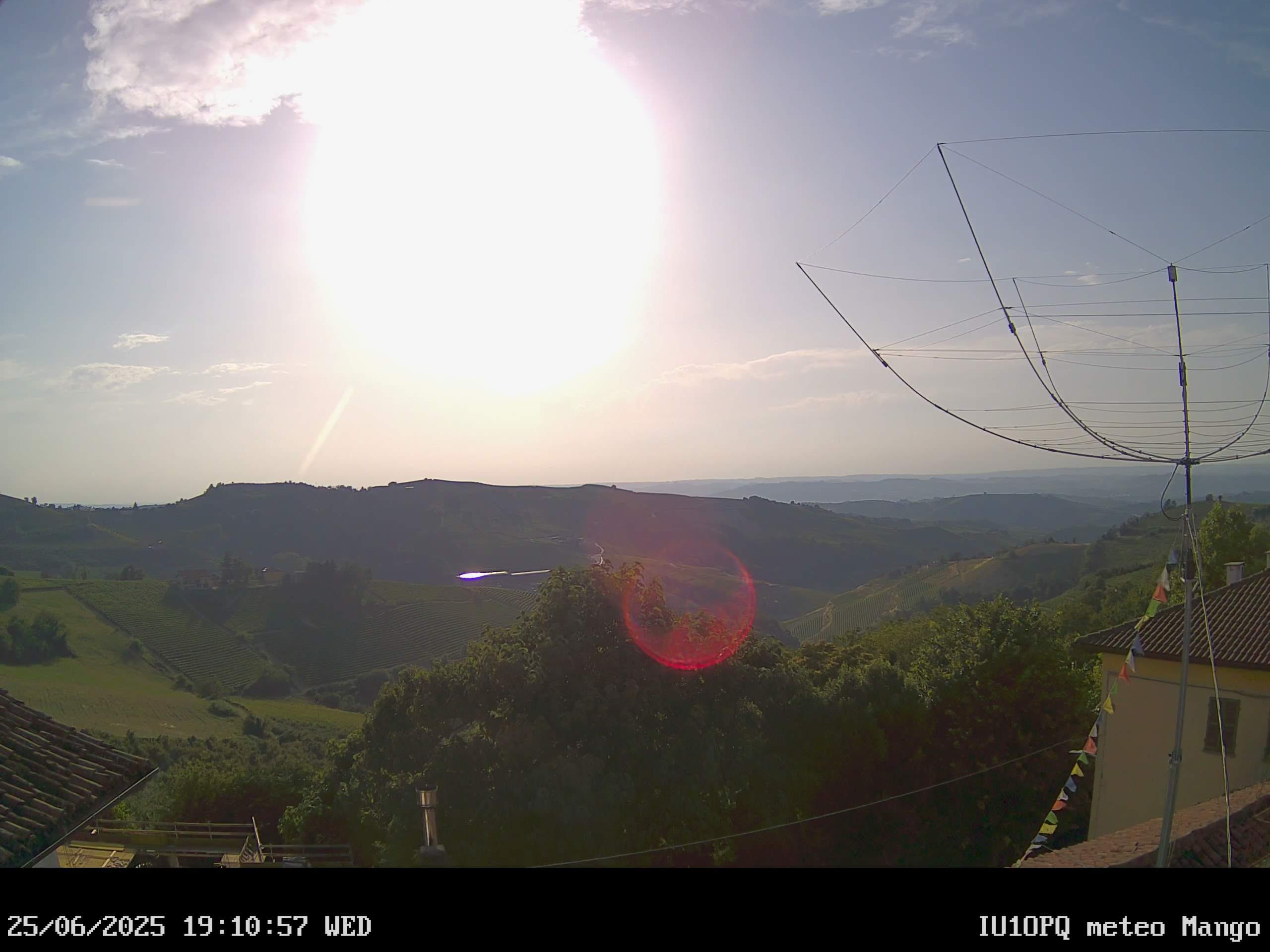 immagine della webcam nei dintorni di Cossano Belbo: webcam Mango